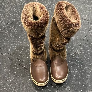UGG snow boots, size 7:5